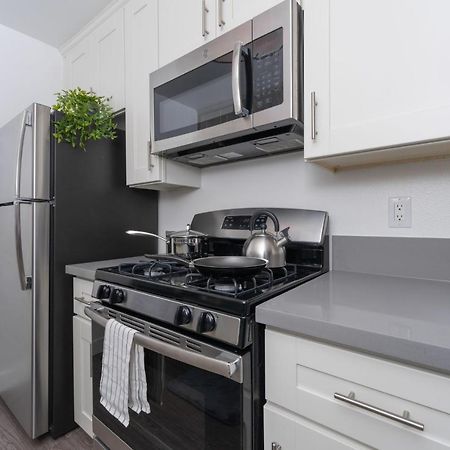 Universal Studios 8 Min Drive Two Bedroom Apartment With Free Parking Λος Άντζελες Εξωτερικό φωτογραφία