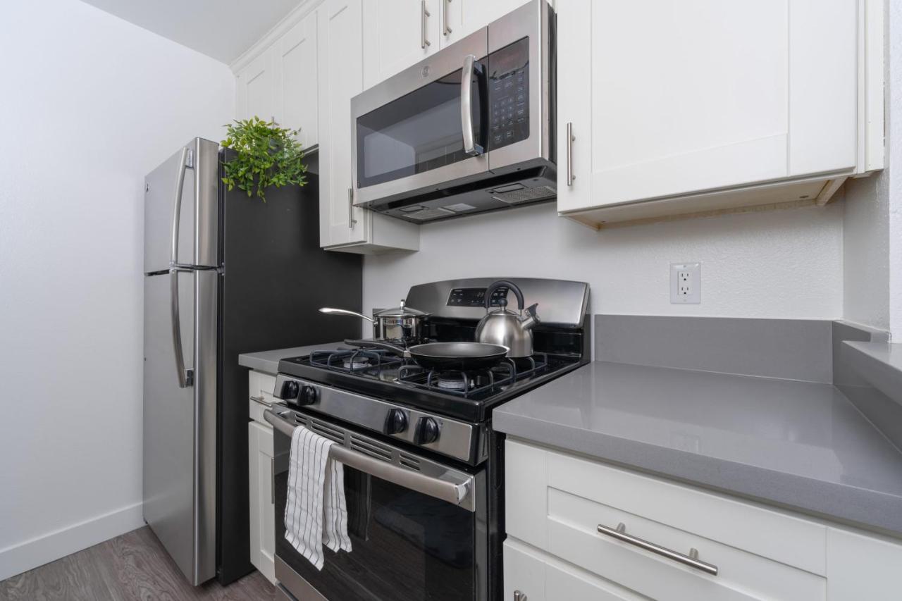Universal Studios 8 Min Drive Two Bedroom Apartment With Free Parking Λος Άντζελες Εξωτερικό φωτογραφία